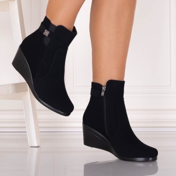 Ghete Dama Imblanite Negre din Piele Ecologica Intoarsa Adavna