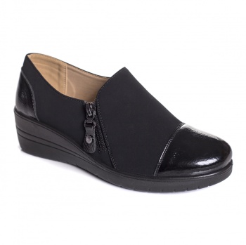 Γυναικεία μαύρα casual παπούτσια από eco suede δέρμα trafi - Img 4