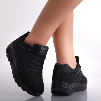 Γυναικεία μαύρα sneakers από την Textil Lulea - Img 3