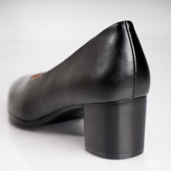 Berla γυναικεία παπούτσια με τακούνι από μαύρο eco leather - Img 7