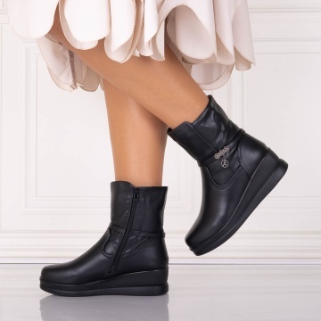 Ghete Dama Imblanite Negre din Piele Ecologica Mohana