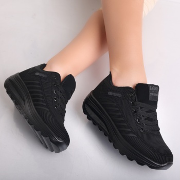 Γυναικεία μαύρα sneakers από την Textil Lulea - Img 5