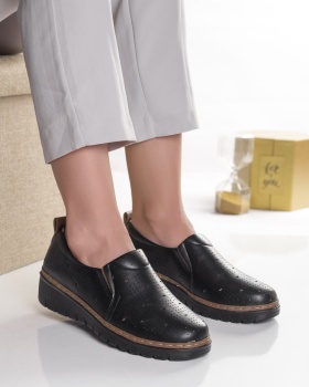 Κυρίες casual μαύρα παπούτσια από eco leather alvia