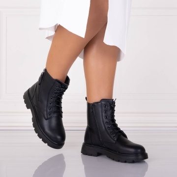 Ghete Dama Imblanite Negre din Piele Ecologica Avenora