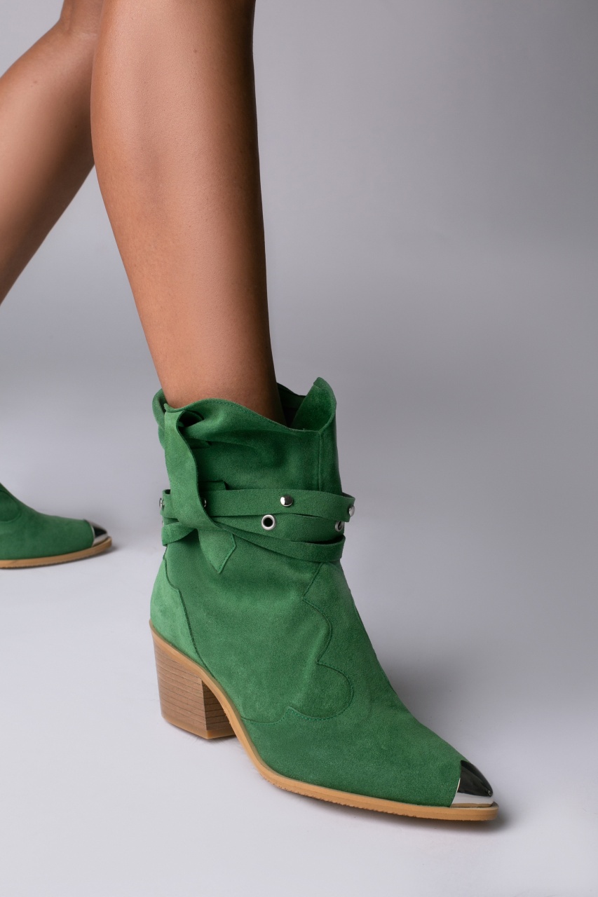 Ciocate Emira piele intoarsa verde accesorii argintii