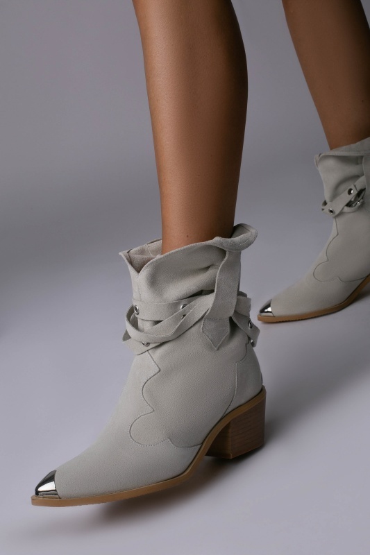 Ciocate Emira Piele Intoarsa Off White Gri accesorii argintii