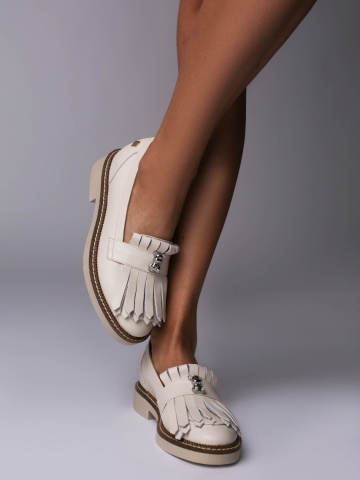 Pantofi Margot piele crem naturala cu accesoriu ursuleti argintii