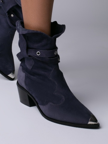 Ciocate Emira piele intoarsa mov inchis cu accesorii argintii si talpa neagra