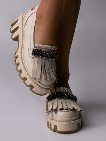 Pantofi Astrid din piele naturala crem cu accesorii – Outlet