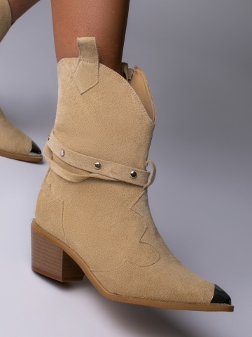 Ciocate Golden Dusk piele intoarsa camel cu accesorii argintii