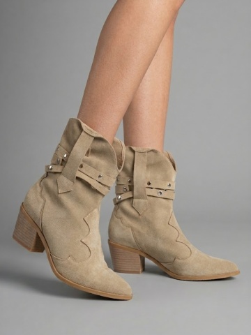 Ciocate Emira Piele Intoarsa Nude