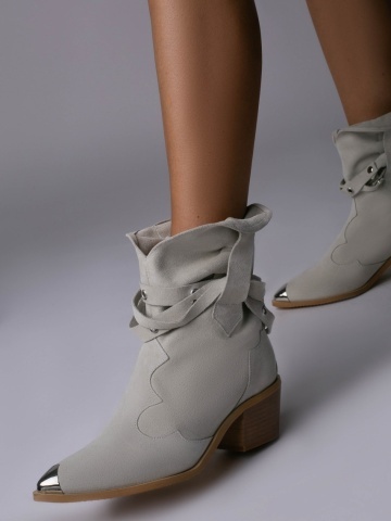 Ciocate Emira Piele Intoarsa Off White Gri accesorii argintii