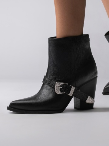 Ciocate Ruby toc inalt, piele bizonata neagra cu accesoriu argintiu