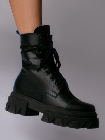 Bocanci Desire, piele neteda neagra cu detalii albastre