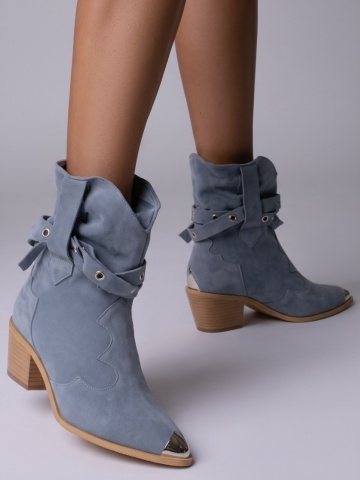 Ciocate Emira piele intoarsa albastru prafuit cu accesorii argintii si talpa bej – Outlet