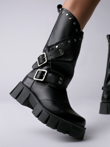 Bocanci Oman Cool Edition din piele bizonata neagra cu accesorii argintii – Outlet