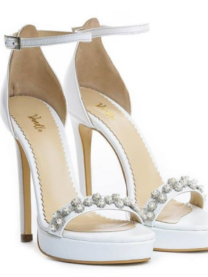 Sandale Adelina cu toc subtire, inalt, piele naturala, albe cu perle argintii
