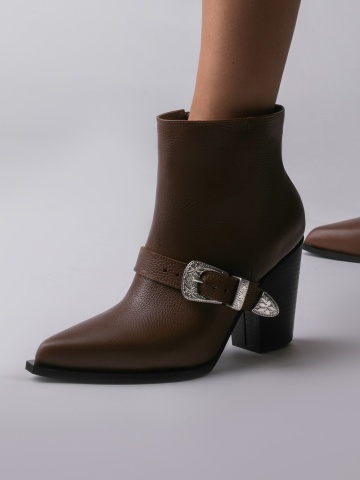 Ciocate Ruby toc inalt, piele bizonata maro cu accesoriu argintiu