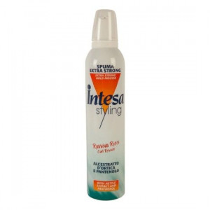 Spuma pentru par ondulat Intesa Styling Extra Strong 300 ml