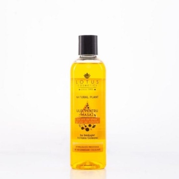 Ulei pentru masaj cu unt de shea si ulei de masline Lotus Cosmetics 500 ml