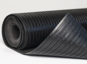 Guma u rolni SBR reljefna ŠIROKA REBRA - 4 mm x 1200 mm