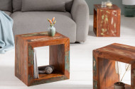 Stevige bijzettafel 45 cm gekleurde kubus gemaakt van gerecycled houten plank