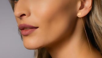 De ce nu e bine să dormi cu bijuteriile: tot ce trebuie să știi pentru a avea grijă de sănătatea ta și de frumusețea accesoriilor