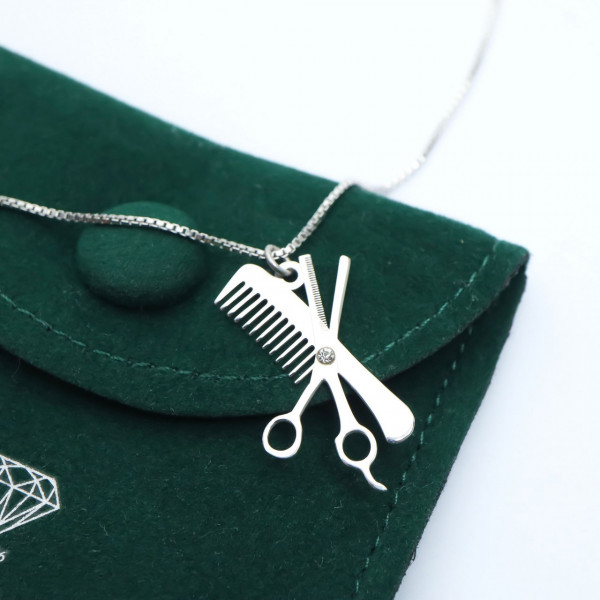 Colier BOX din argint cu foarfeca si pieptene + cristal - pentru hairstylist, frizer, coafeza