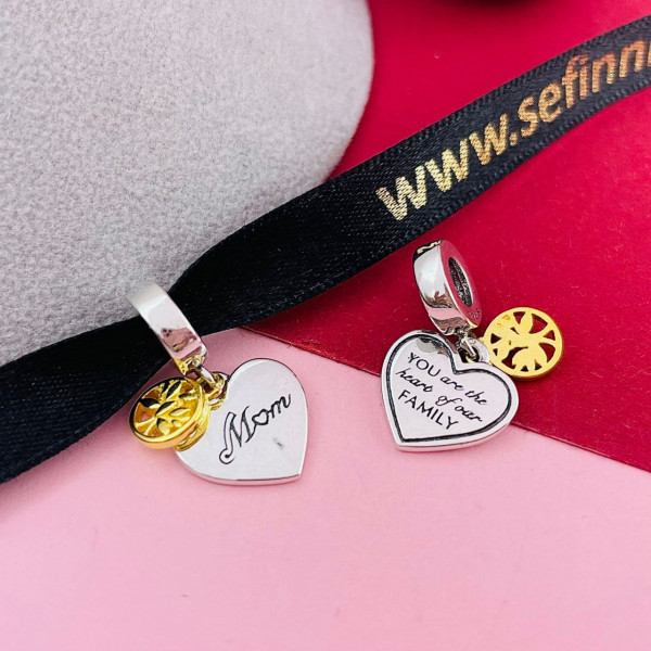 Charm din Argint 925 3.1g - Mom / Inimioara / You are the heart of our family