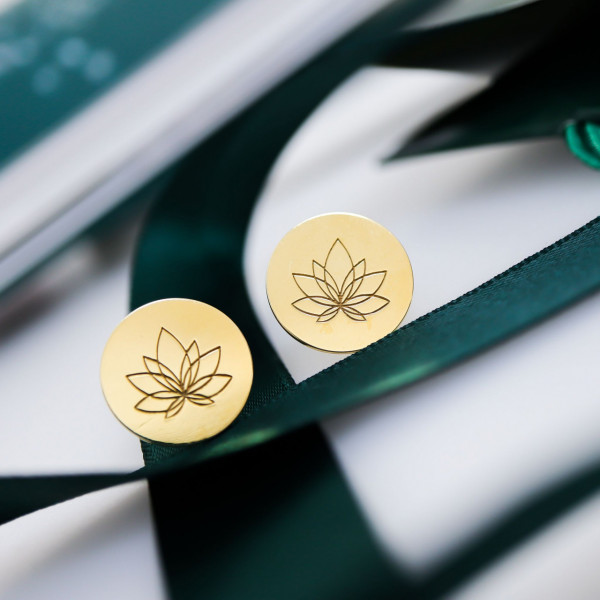 Cercei argint placat cu aur cu banut 1 cm model Lotus