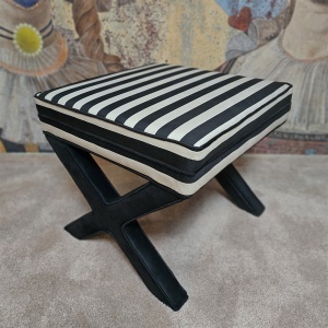 Nox Raya Hocker