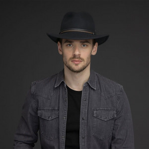Bailey 1922, Palarie neagra nelles litefelt fedora