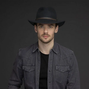 Bailey 1922, Palarie neagra nelles litefelt fedora