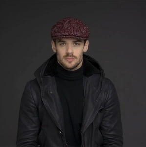 Bailey of Hollywood, Basca rosie kufell newsboy