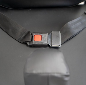 Scaun cu rotile ergonomic cu separator de picioare, frâne pentru însoțitor și centură de siguranță, DIONE – MOBIAK - Img 13