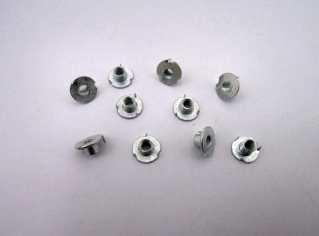 Captive M3 mini rögzítőanyák (10 db)