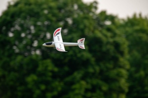Aeromodel PTEROSAUR RTF, teljesen felszerelt, elektronikus stabilizátorral, 2,4 GHz (480 mm) - Img 7