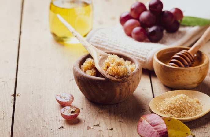 Scrub natural pentru corp – reteta completa și personalizabila cu uleiuri Plant Therapy