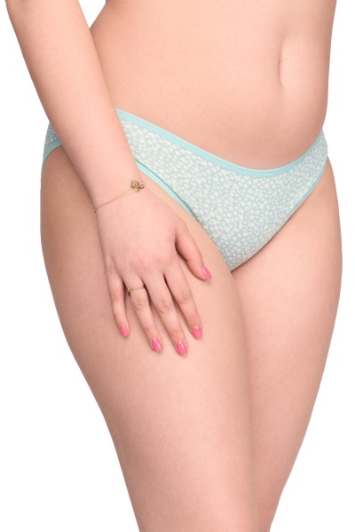 Chilot clasic damă cu imprimeu floral – vedere frontală pe model