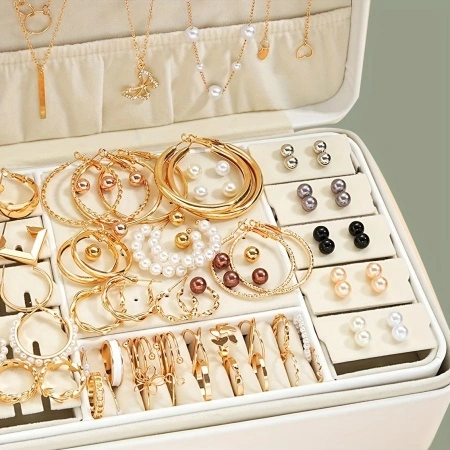 Set de bijuterii vintage boho - 86 de piese din aliaj de zinc cu tonuri de aur si accente de perle de imitatie, include cercei, pandantive fluture, coliere inima, inele, PMLF161053 - Img 2