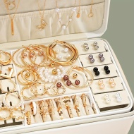 Set de bijuterii vintage boho - 86 de piese din aliaj de zinc cu tonuri de aur si accente de perle de imitatie, include cercei, pandantive fluture, coliere inima, inele, PMLF161053