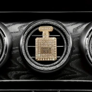 Odorizant auto în forma de sticla de parfum stralucitoare, potrivit pentru masinile de dama, PMLL122026