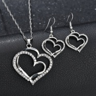 Set cadou, colier si cercei, inimi stralucitoare, PMLJ50959