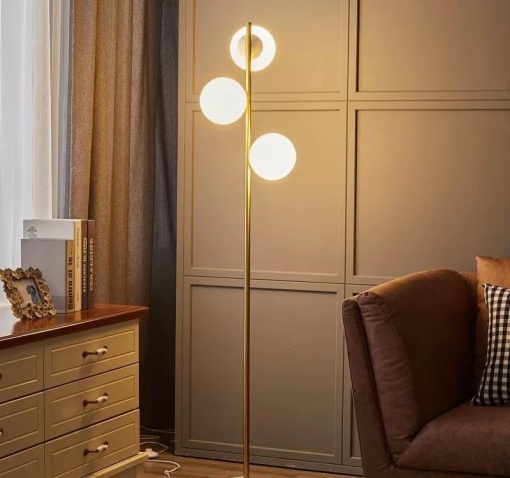 Lampadar TY3052-3 GD – 3 brațe elegante, soclu E27, finisaj auriu