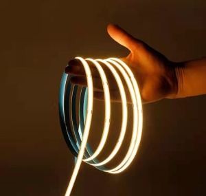Bandă LED COB 12W/m – 5 Metri, Lumină Caldă, 12V, Iluminat de Ambianță - Img 1
