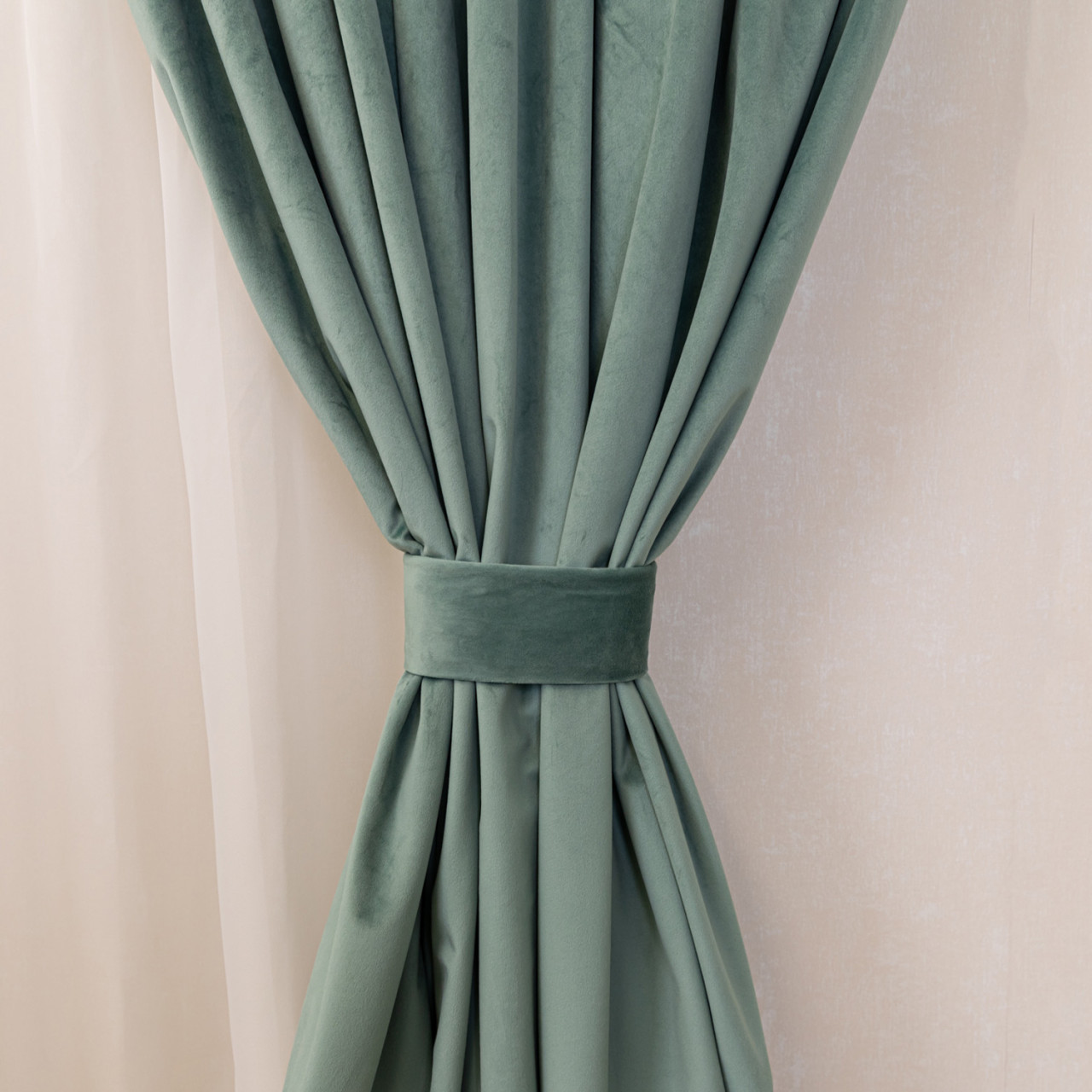 Set 2 draperii scurte cu doua benzi de prindere Hiko COMFY catifea verde deschis, cu rejansa - 3 | YEO