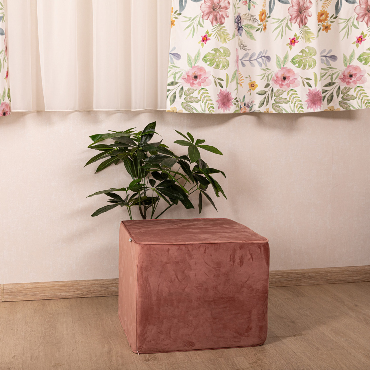 Taburet, otoman din catifea Hiko Comfy somon cu burete ferm 50x50cm cu inaltime 40cm - 3 | YEO