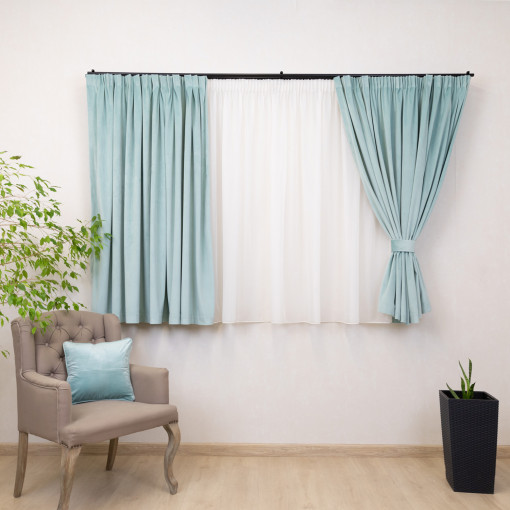 Set 2 draperii scurte cu doua benzi de prindere Hiko COMFY catifea Ice Blue, cu rejansa