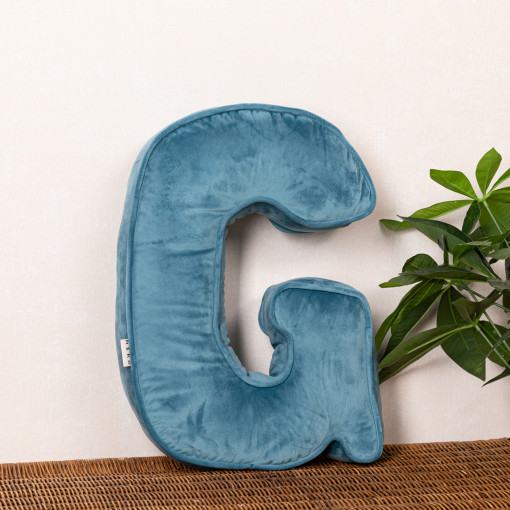 Perna XL-40cm, Hiko Name litera G din catifea albastra sau roz, cu vipusca