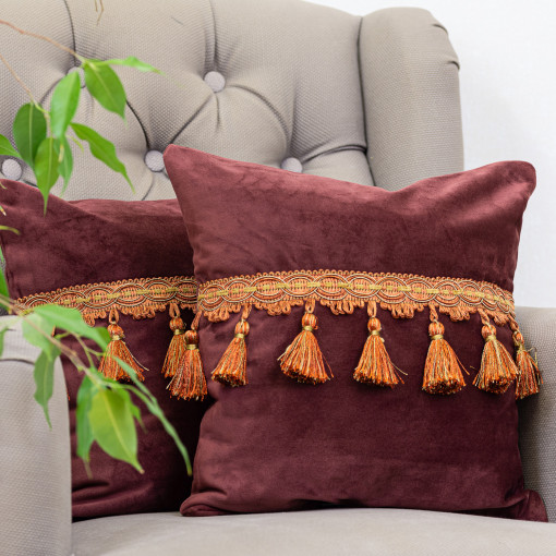 Set doua perne decorative cu fata detasabila, Hiko Comfy catifea marsala cu banda ciucuri din vascoza